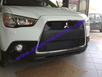 Mitsubishi ASX con sensori di parcheggio Frontali