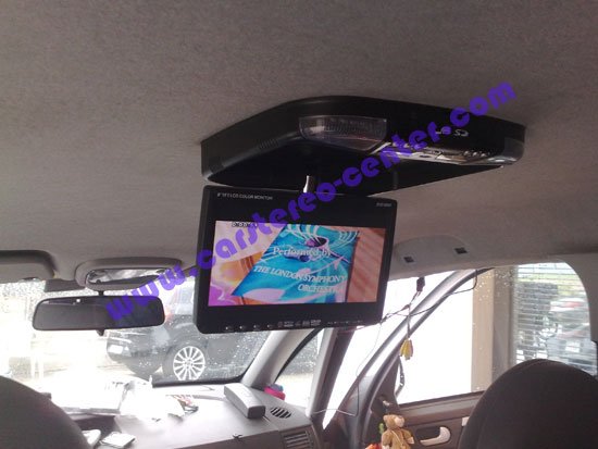 Monitor a cielo installato su Opel Meriva